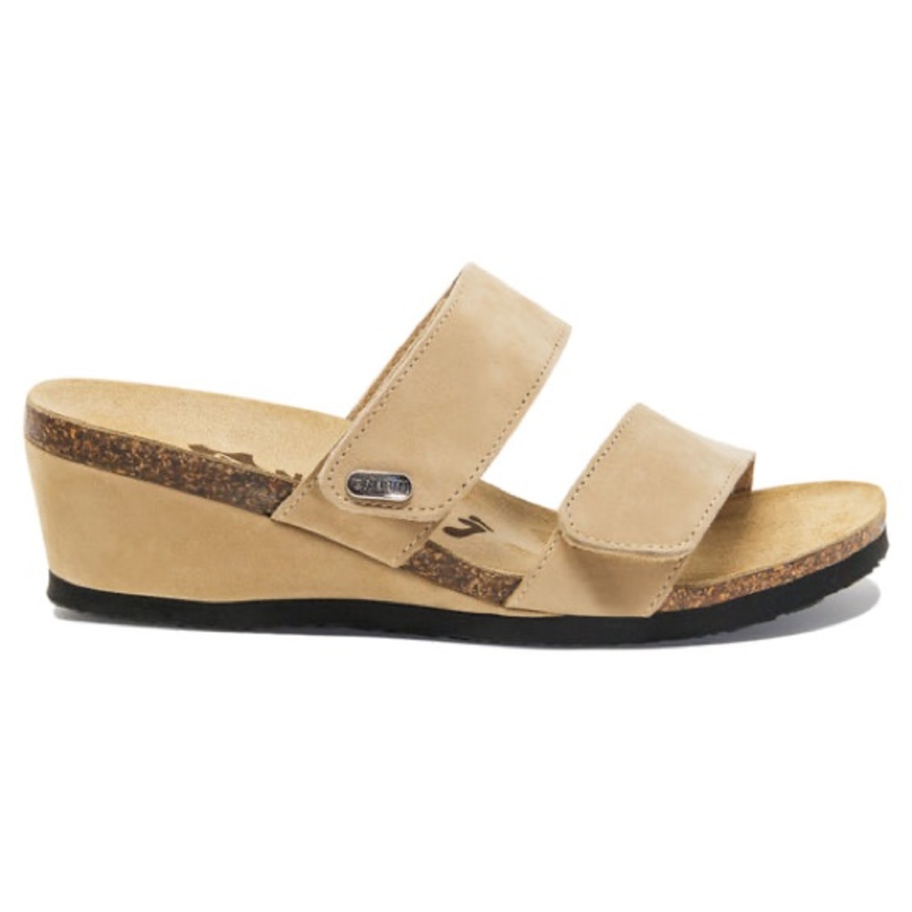 GRUBIN Women's Cristi beige raised heel sandals size 41/8